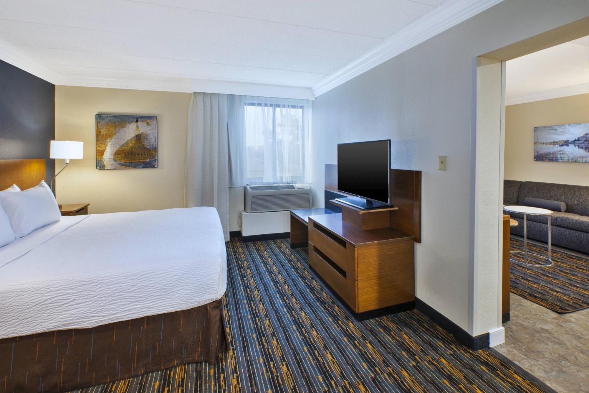 Hotel Fairfield By Marriott & Reston