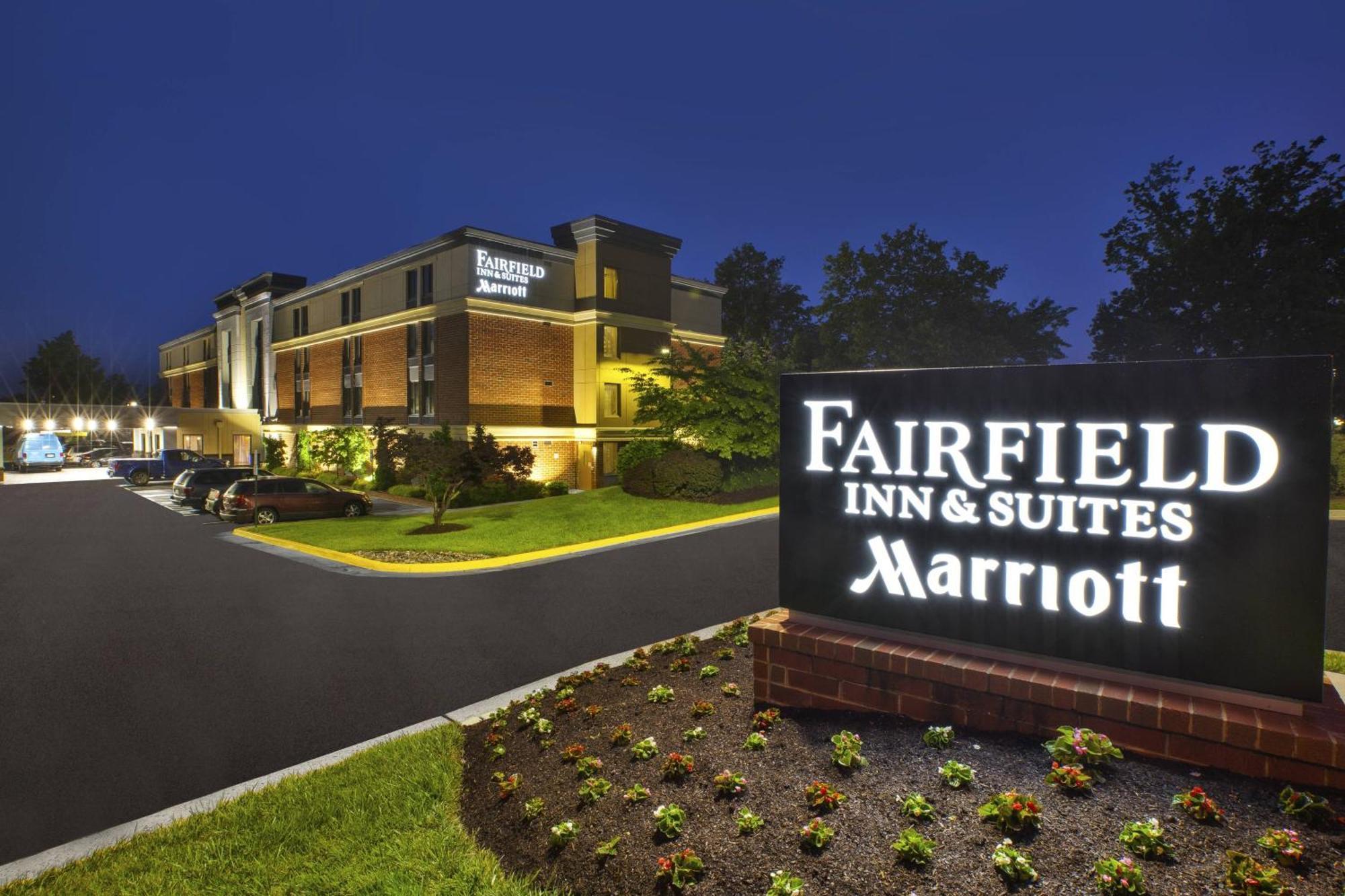 Fairfield By Marriott & Reston Hotel 3*