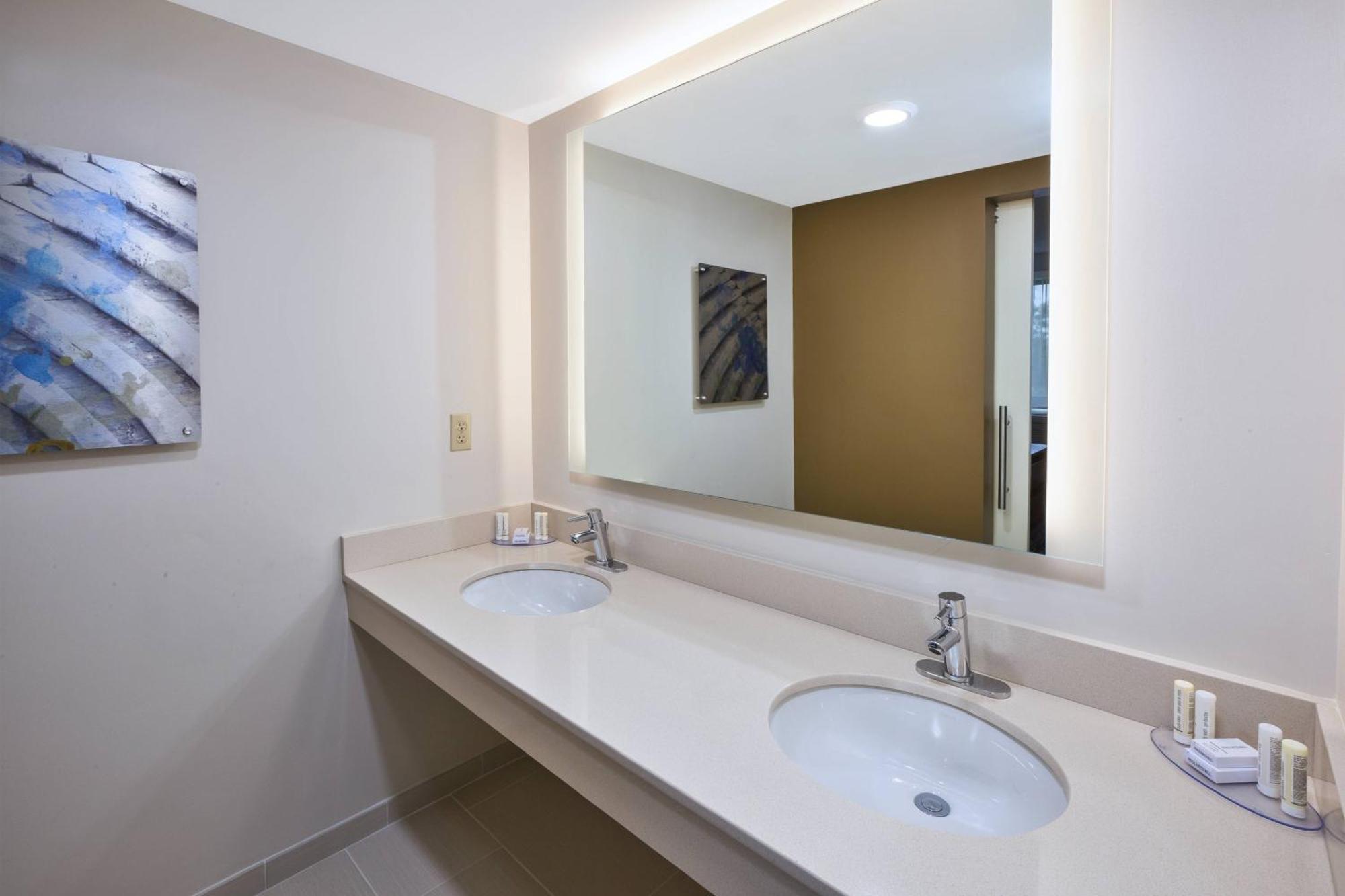 Fairfield By Marriott & Reston Herndon
