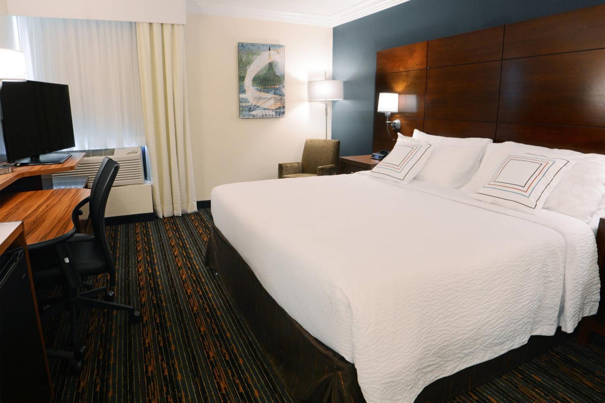 Hotel Fairfield By Marriott & Reston