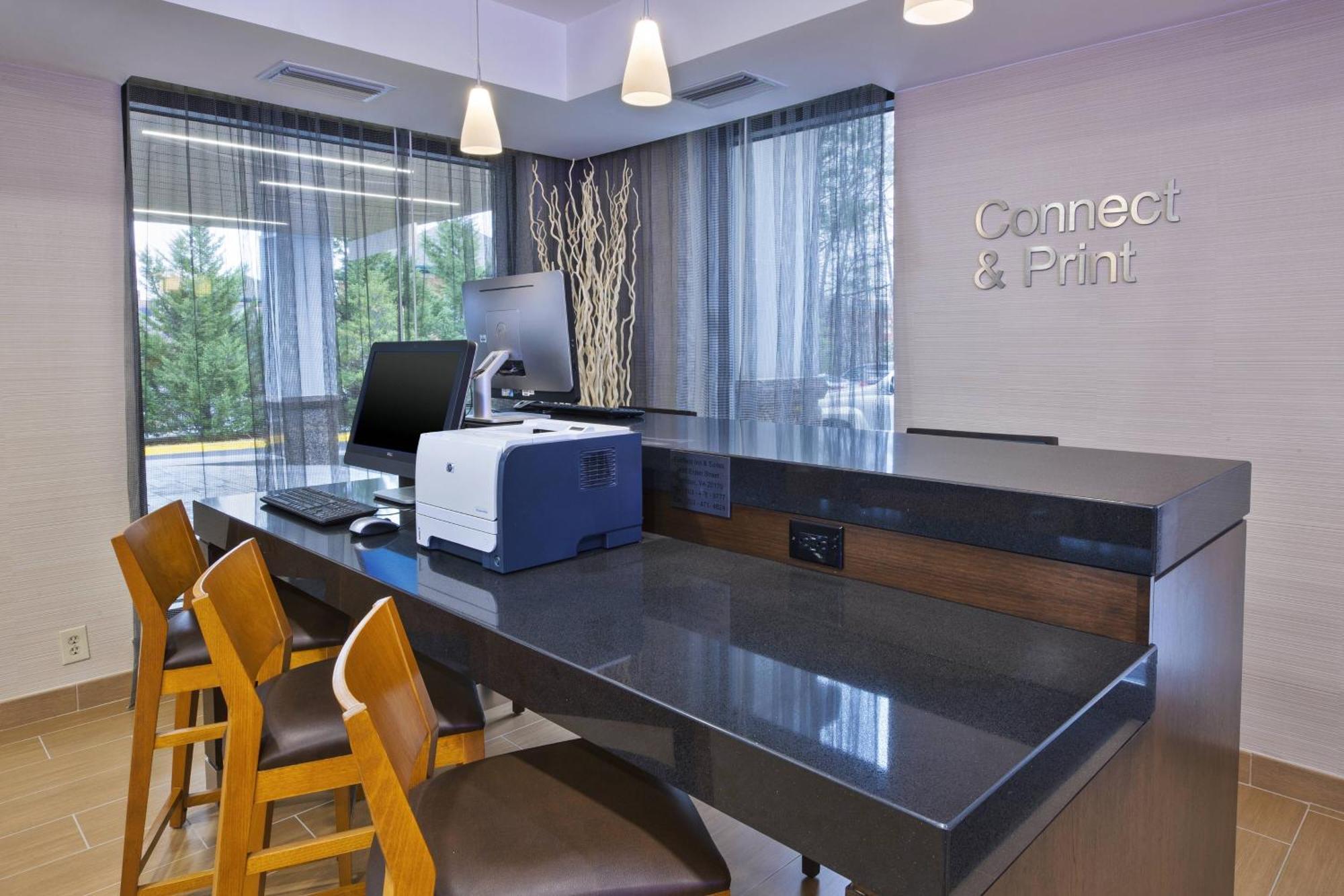 Fairfield By Marriott & Reston Herndon